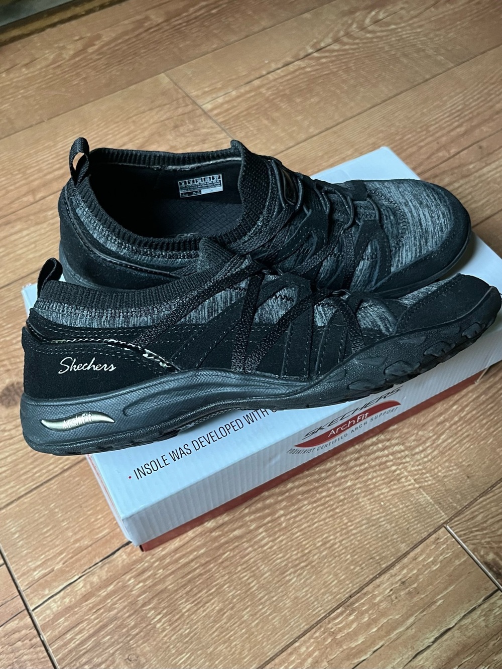 Skechers Arch Fit Sneakers - Picture 4 of 14